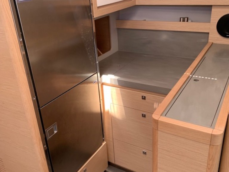 Sailboat rental in Lávrio - Dufour Dufour 530