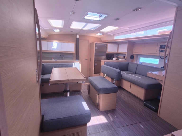 Sailboat for rent Castiglioncello at the best price