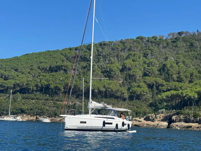 Sailboat rental with or without captain Bénéteau San Vincenzo