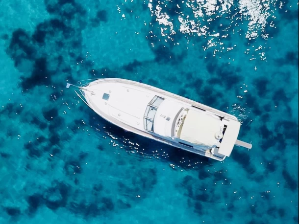 Luxury Yacht rental in Corfu - Princess, UK 47 Flybridge