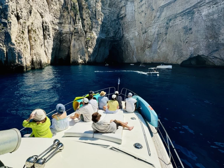 Princess, UK 47 Flybridge in Corfu on SamBoat