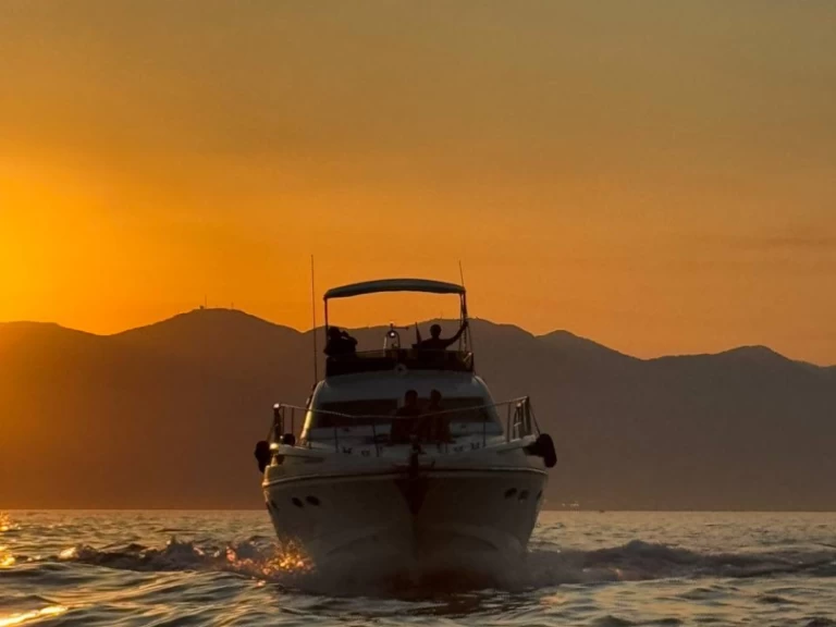 Luxury Yacht rental with or without captain Posillipo Ameglia