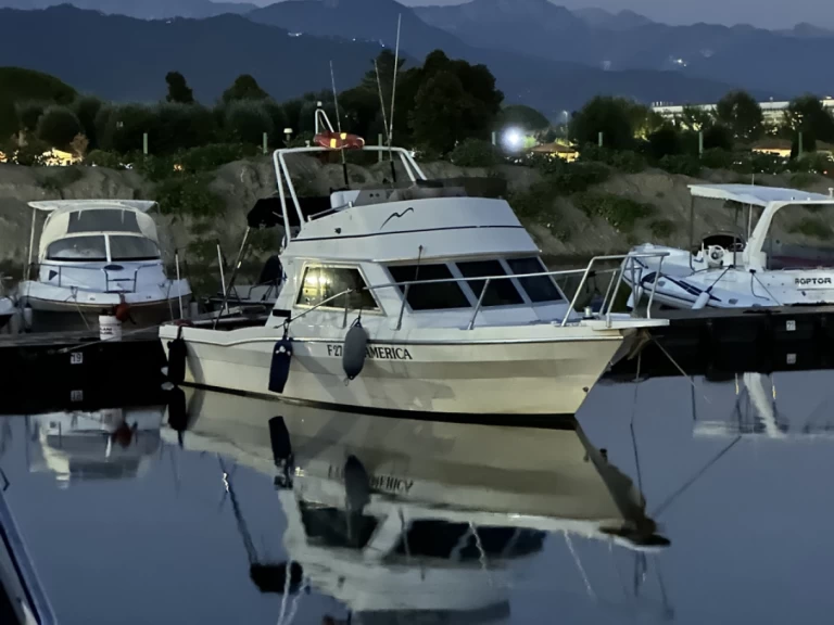 Boat rental SETTE MARI FLY AMERICA in Ameglia on Samboat