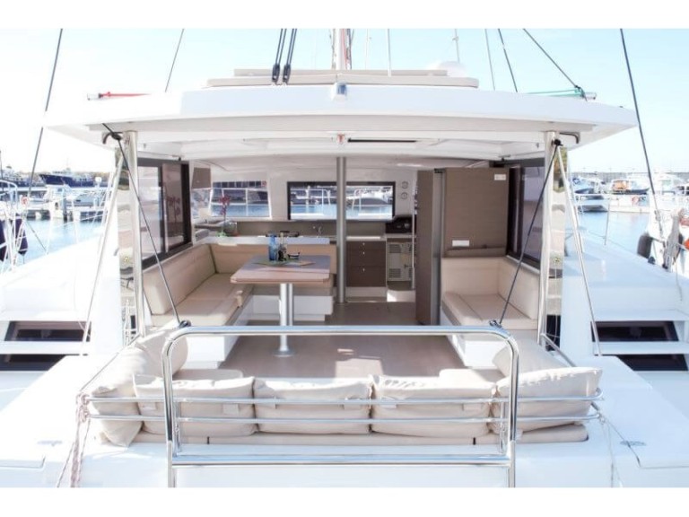 Bali Bali 4.3 charter bareboat or captained in  Castellammare di Stabia