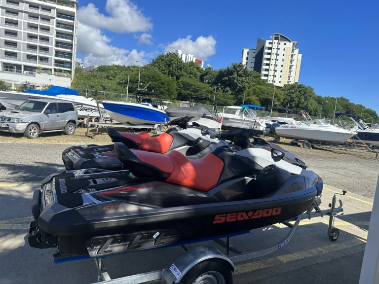 Jet ski for rent Fort-de-France at the best price
