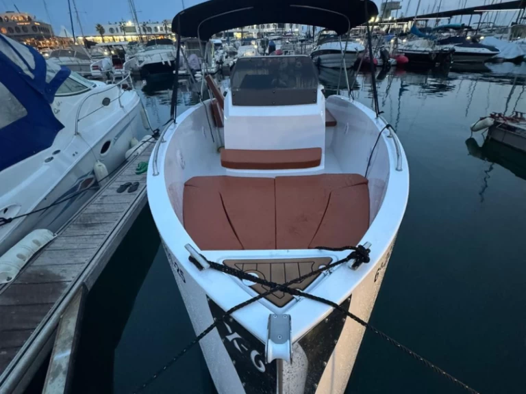 Boats maks Catt X6 in Alicante on SamBoat