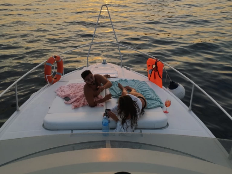 Bareboat Rental Motorboat Ferretti with a boat licence