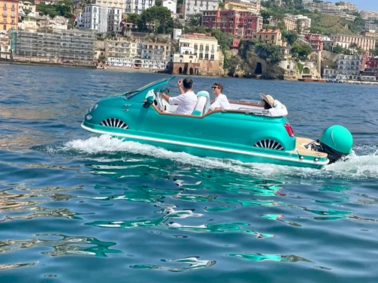 fiat 500 VIP LOUNGE in Naples on SamBoat