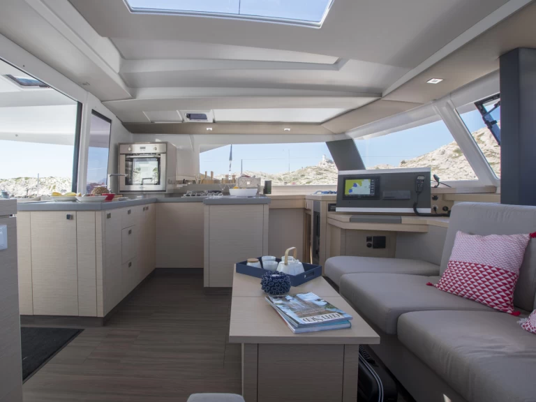 Boat rental Fountaine Pajot Astrea 42 in Marseille on Samboat
