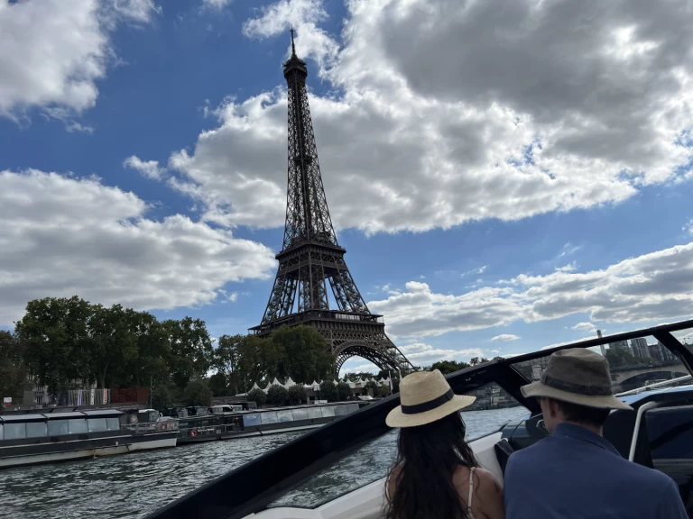 Bareboat Rental Motorboat Parker with a boat licence