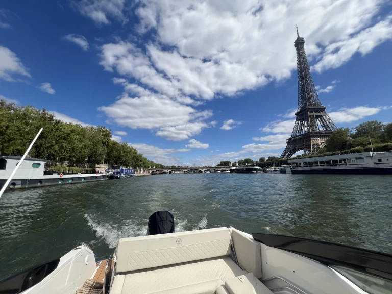 Parker 720 Adventure charter bareboat or captained in  Paris