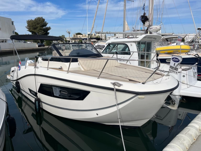 Yacht charter Ibiza Town cheap Activ 875 Sundeck