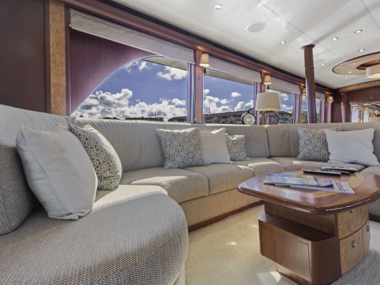 Luxury Yacht for rent Jupiter at the best price