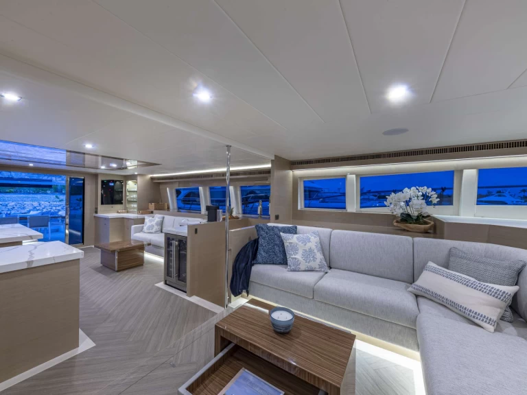 Luxury Yacht rental in Road Town - Horizon OMAKASE