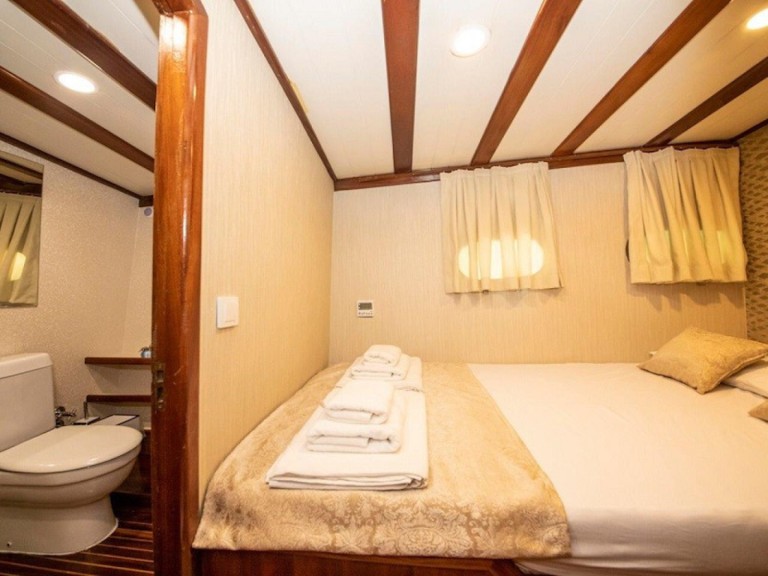 Sailboat for rent Selimiye at the best price