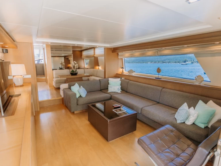 Bareboat Rental Luxury Yacht Sanlorenzo with a boat licence