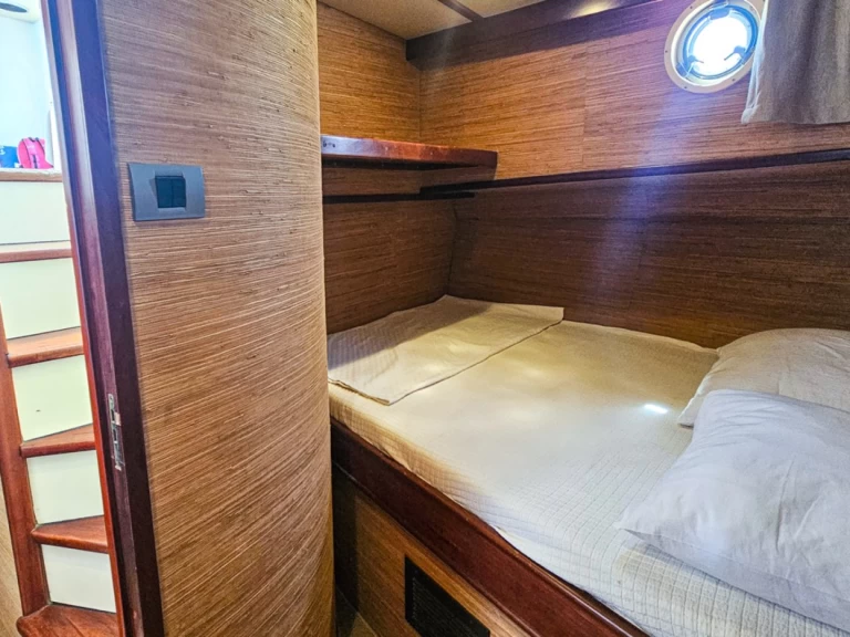 Bareboat Rental Motorboat  with a boat licence