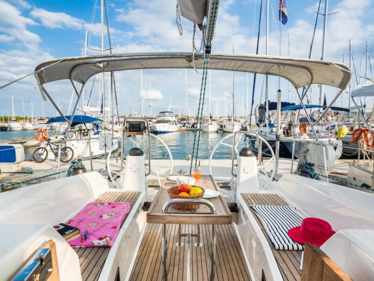 Bareboat Rental Sailboat Bavaria with a boat licence