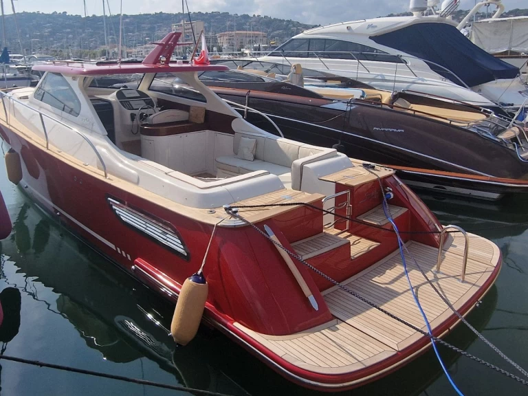 Boat rental Gagliotta Lobster 35  in Golfe-Juan on Samboat