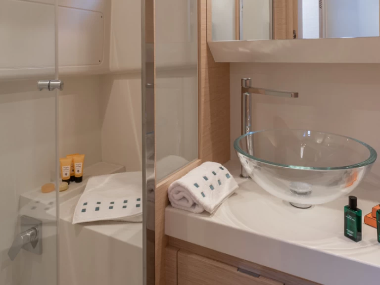 Motorboat for rent Golfe-Juan at the best price