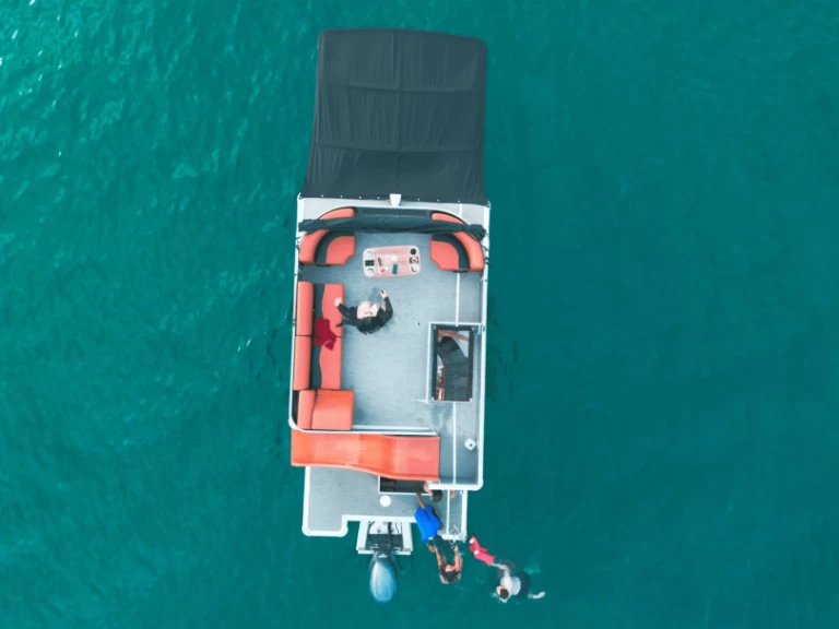 Bareboat Rental Luxury Yacht Custom Made with a boat licence