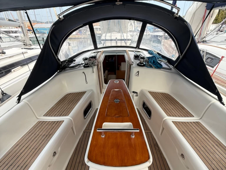 Sailboat rental in Palma de Mallorca - Bénéteau Oceanis 43