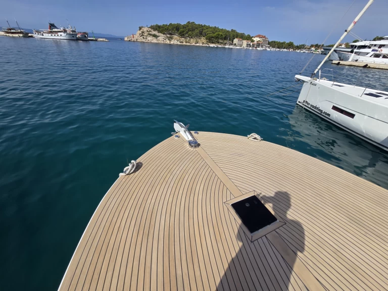 Motorboat rental with or without captain Felix 37 Makarska