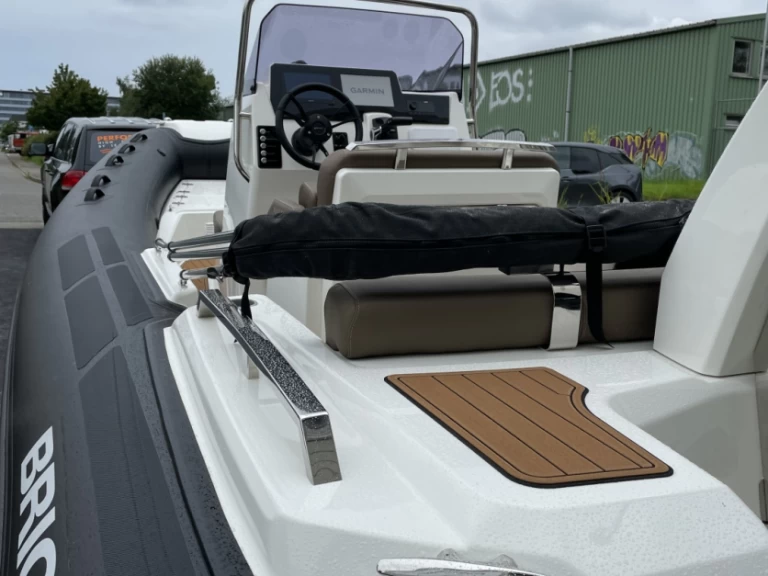 RIB for rent Kreuzlingen at the best price