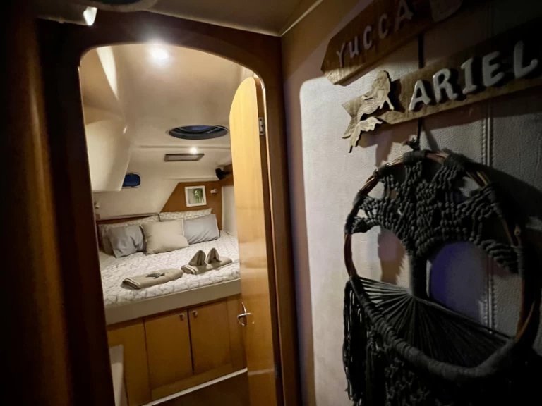 Yacht charter Nassau cheap Orana 44