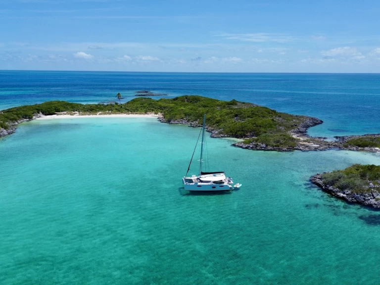 Catamaran rental with or without captain Fountaine Pajot Nassau
