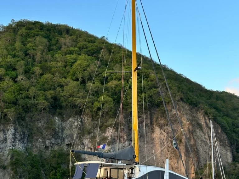 Yacht charter Raiatea cheap Class6