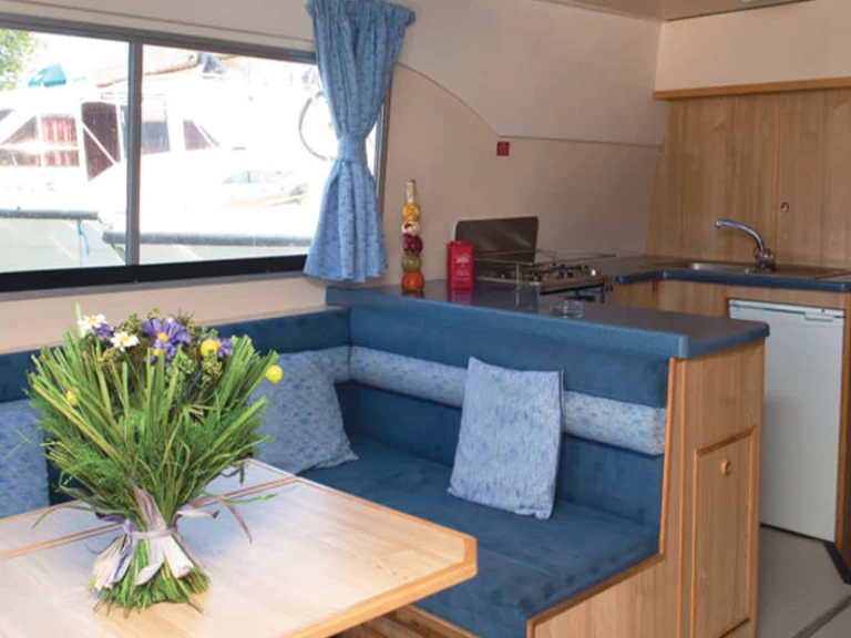 Boat rental Le Boat Salsa A in Tannay on Samboat