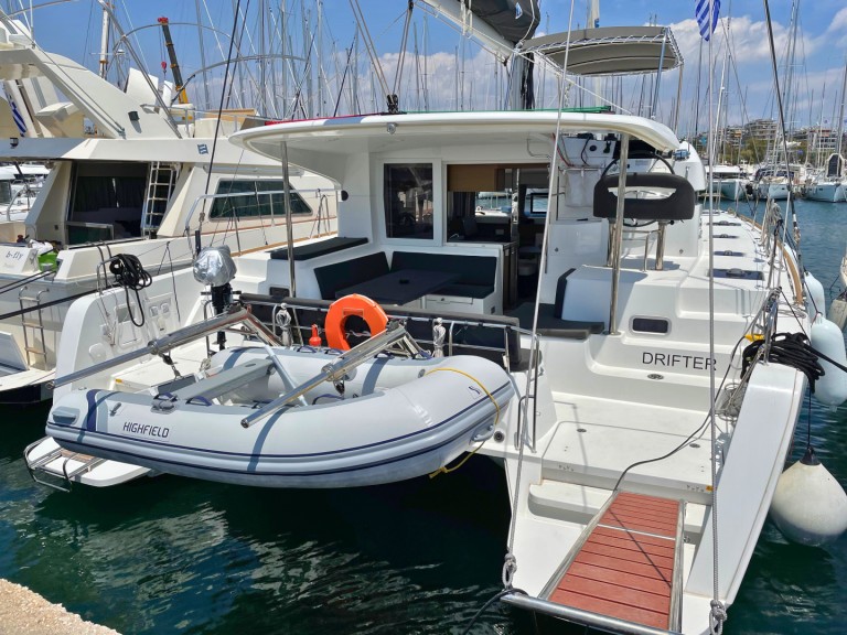Catamaran for rent Lefkáda at the best price