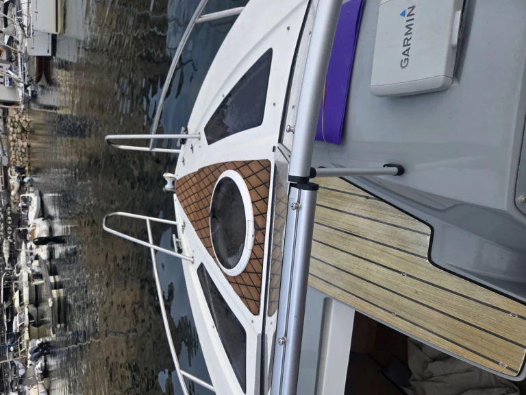 Selection-Boat 22 cruiser  charter bareboat or captained in  Marseille