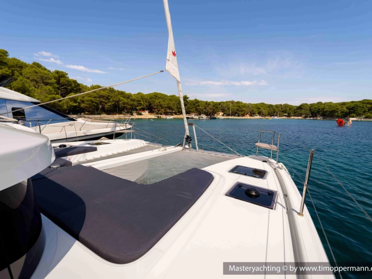 Boat rental Lagoon Lagoon 38 - 4 cab. in Pomer on Samboat
