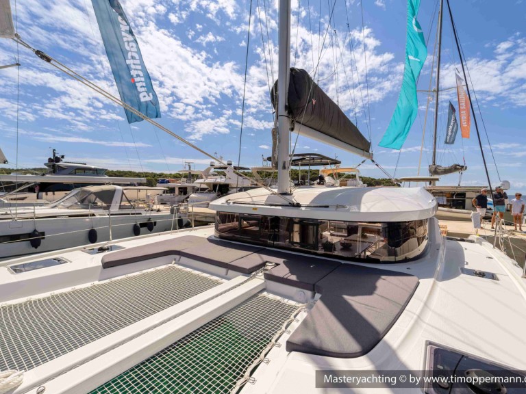 Catamaran rental with or without captain Lagoon Pomer