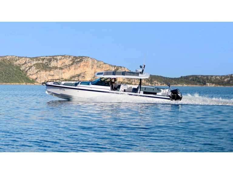 Bareboat Rental Motorboat Axopar with a boat licence