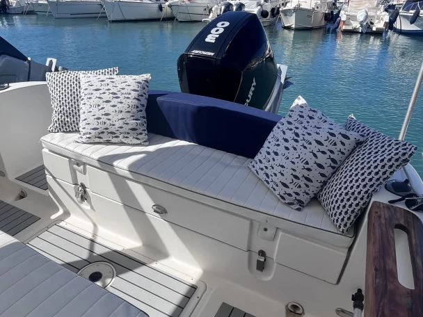 Motorboat for rent Genova at the best price