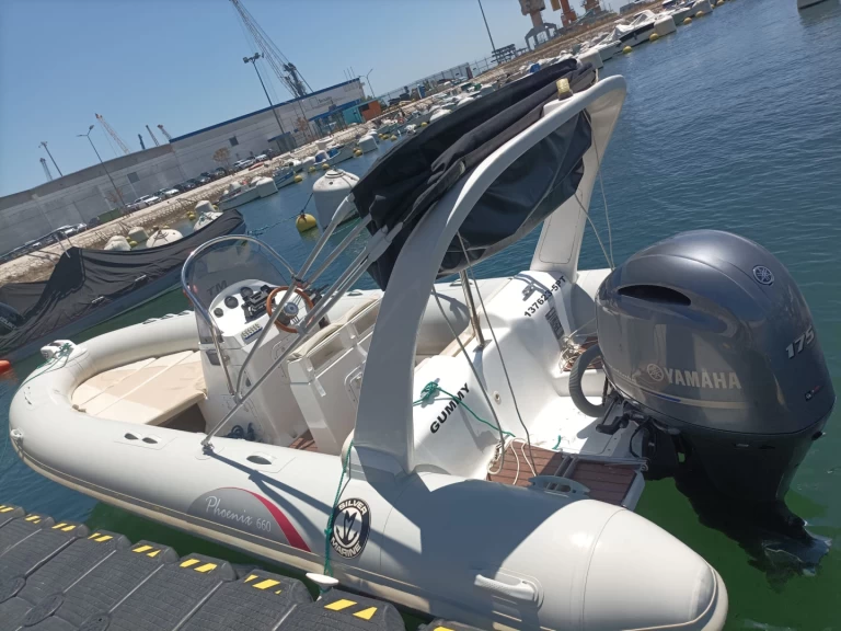 Yacht charter Setúbal cheap Phonix 650