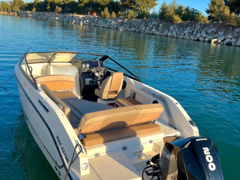 Rent a Quicksilver Activ 675 Pack Sport Marseille