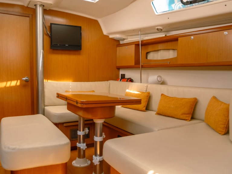 Rent a Bénéteau Beneteau Oceanis 40 Safir Fethiye