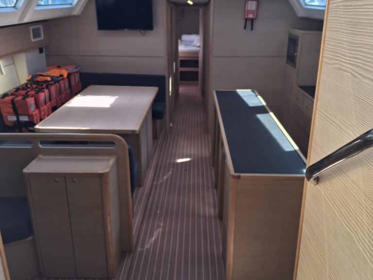 D&D Yacht D&D Kufner 56 - 5 cab in Trogir on SamBoat