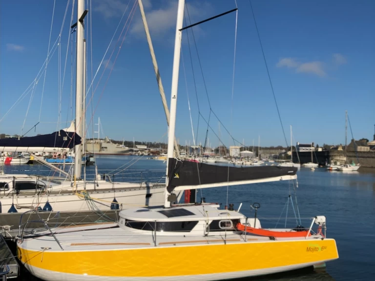 Rent a IDBmarine Mojito 650 La Trinité-sur-Mer