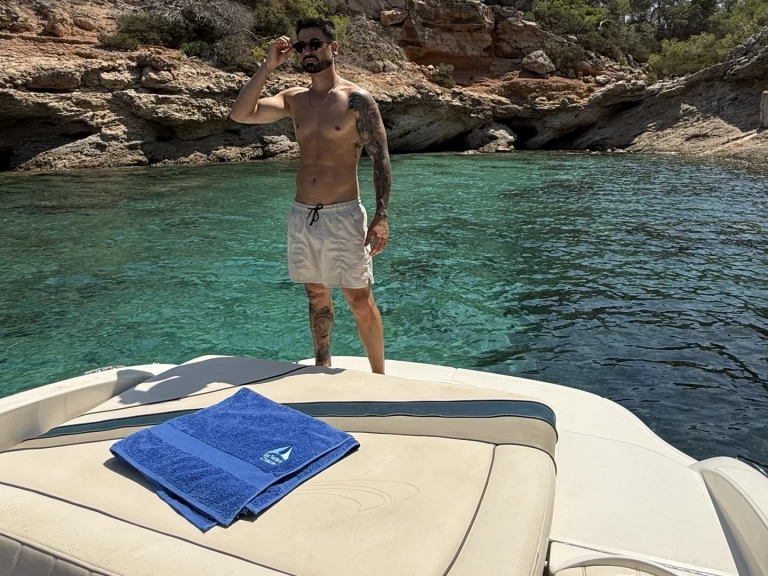 Sea Ray Sea Ray 220 Select charter bareboat or captained in  Sant Antoni de Portmany