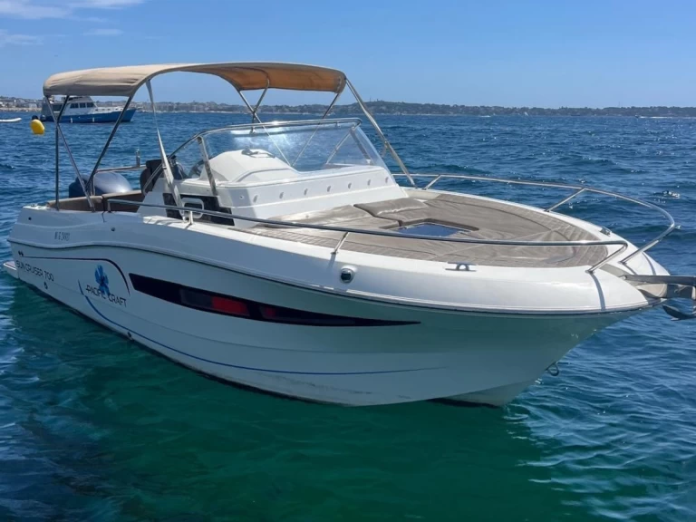 Yacht charter Gapeau cheap Pacific Craft 625 Open