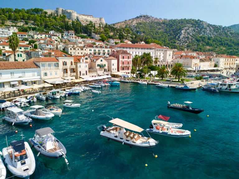 Yacht charter Split cheap 850 Luxury