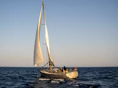 Boat rental Aluminium AG4MC Consolation 37 in Badia de Roses on Samboat