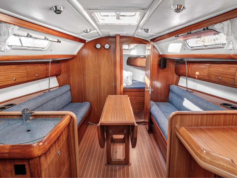 Bavaria Bavaria 32 charter bareboat or captained in  Gouvia