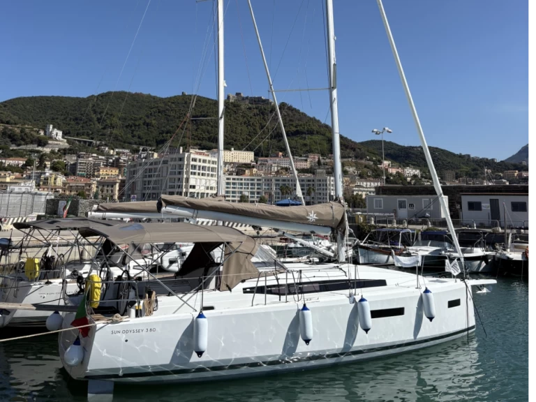 Sailboat rental with or without captain Jeanneau Porto di Salerno