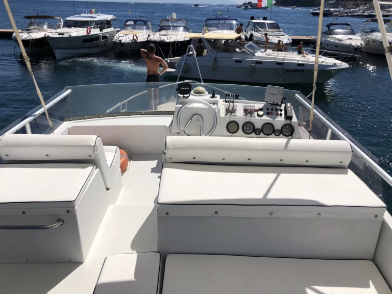 Rent a Comar Clanship 34 fly Procida